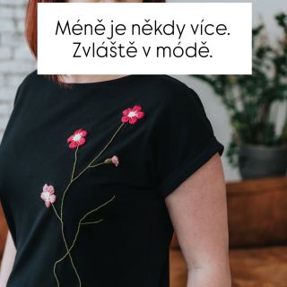 🌿 Méně je někdy víc — zvlášť v módě. Udržitelný šatník není o tom mít plnou skříň věcí, které stejně nenosíme. Je o pár...